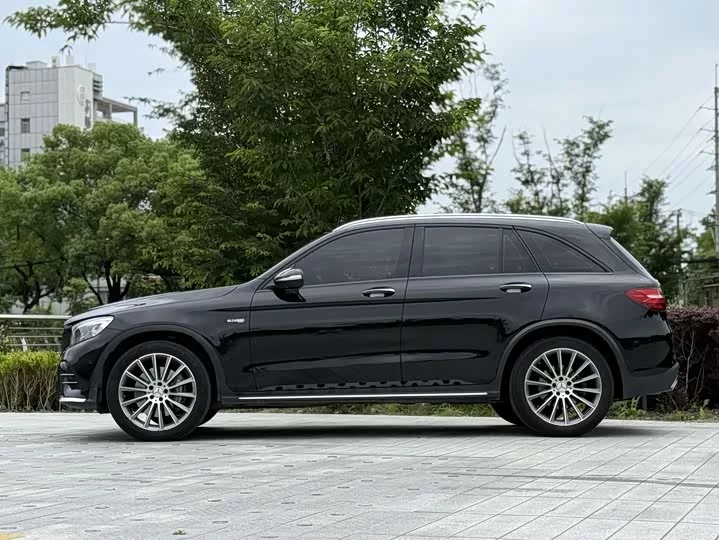 Mercedes-Benz GLC AMG