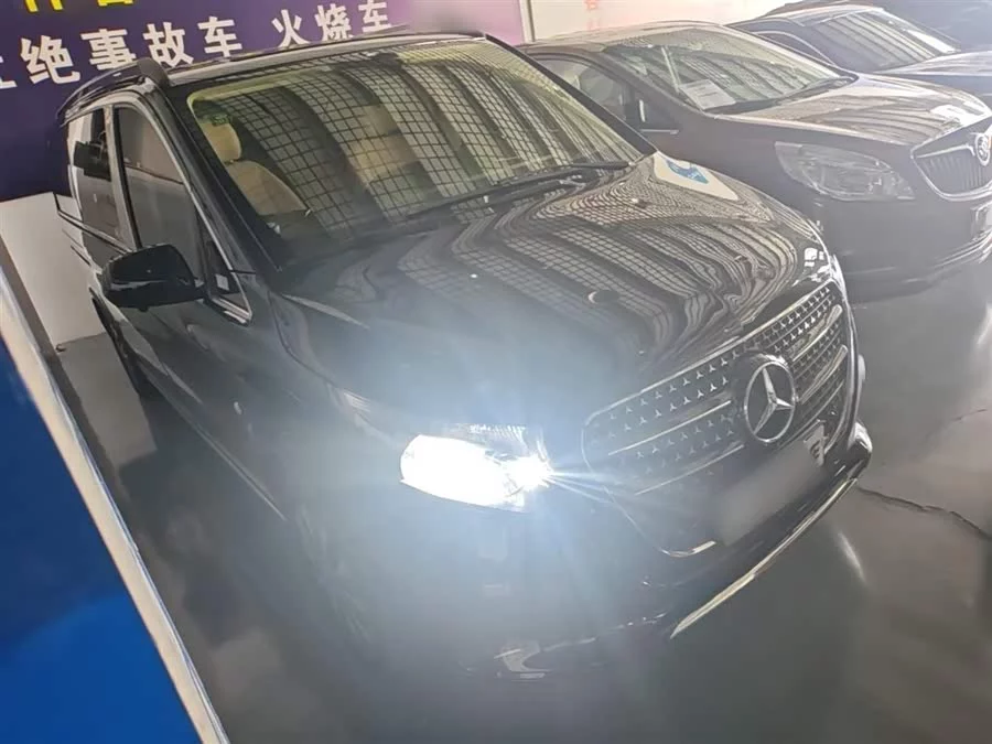 Mercedes Benz Vito