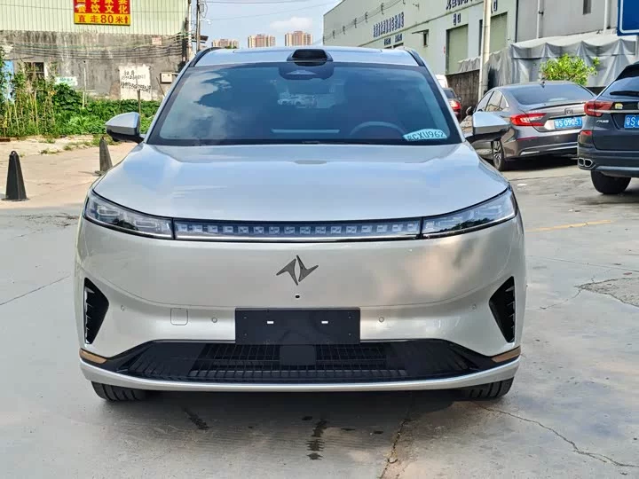 Dongfeng eπ008