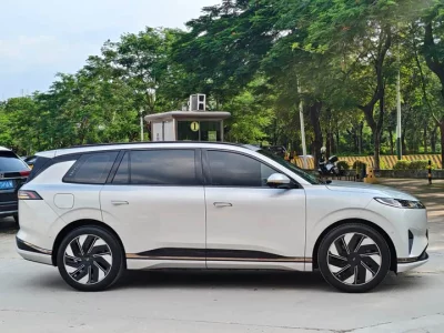 Dongfeng eπ008
