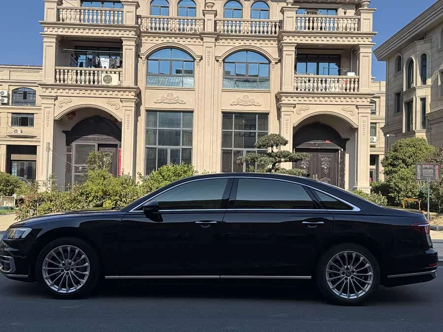Audi A8