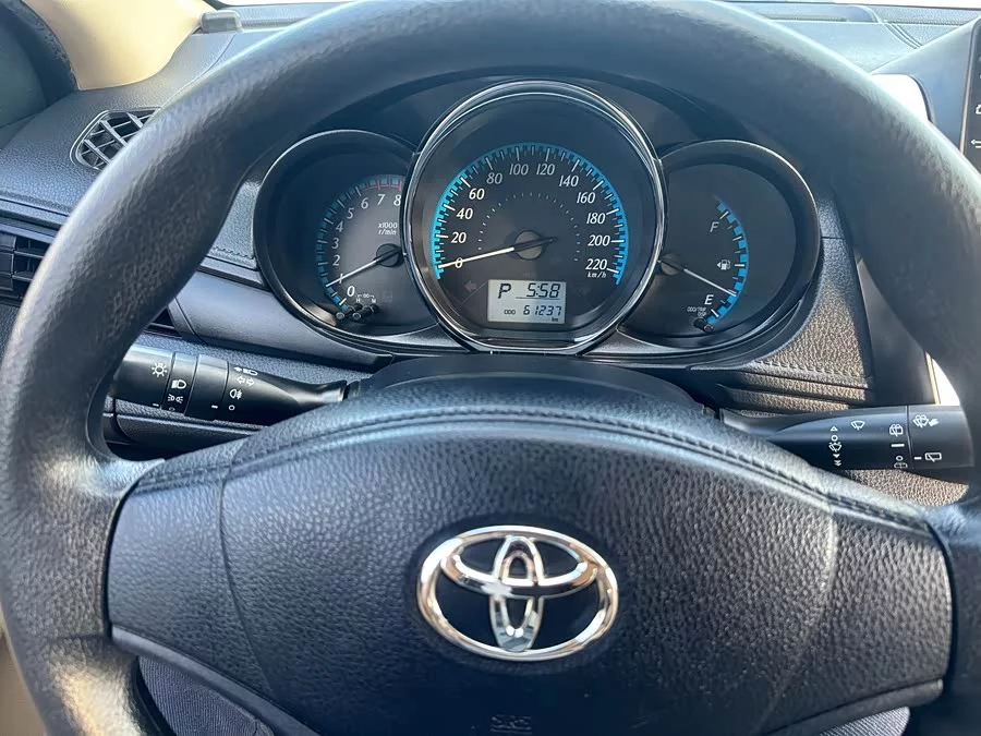 Toyota YARiS L