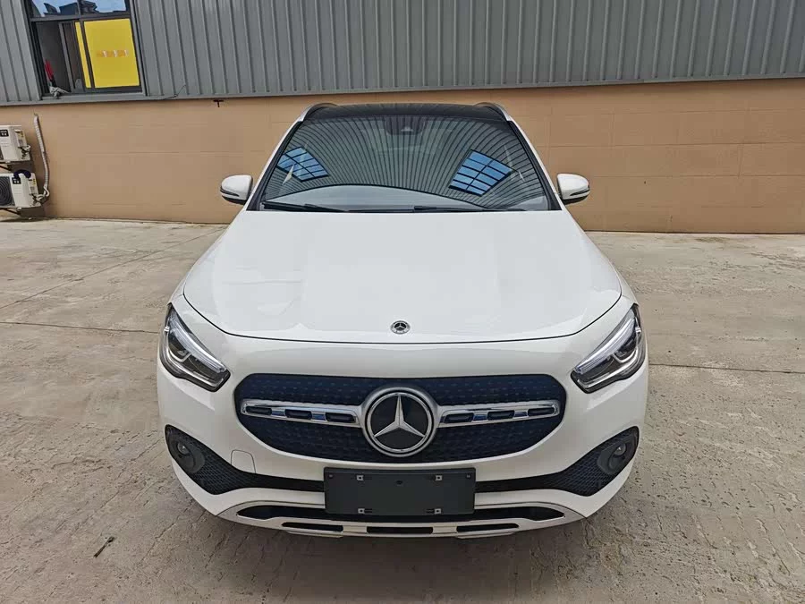 Mercedes Benz GLA