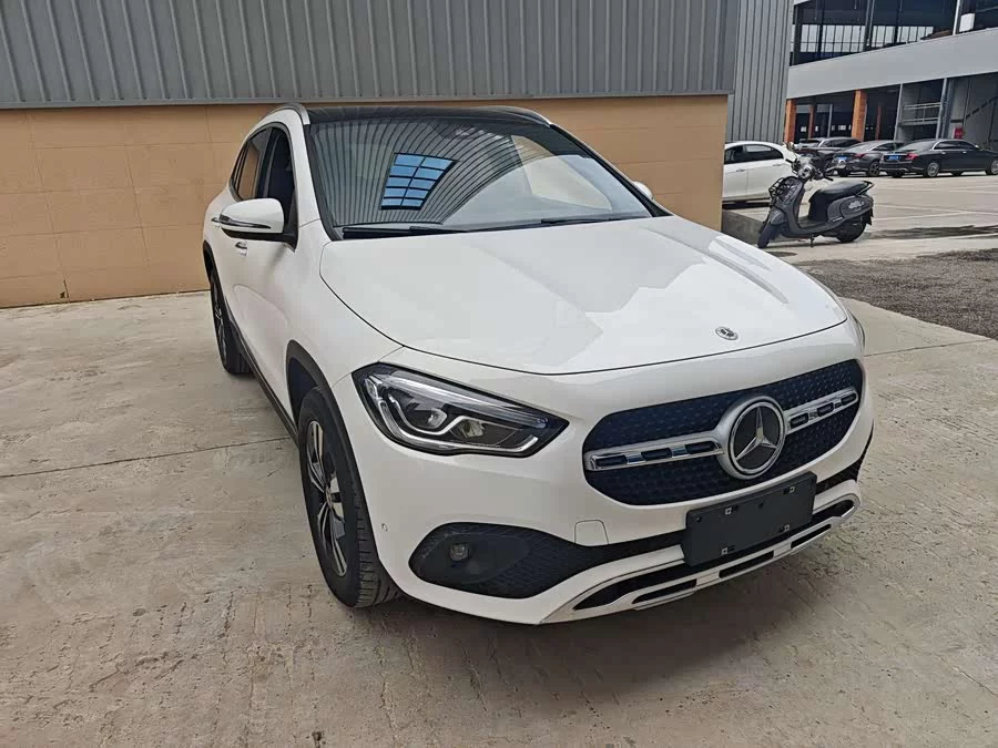 Mercedes Benz GLA