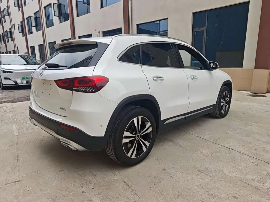 Mercedes Benz GLA