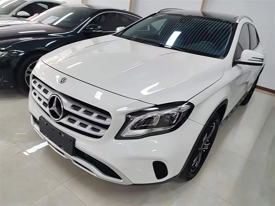 Mercedes Benz GLA