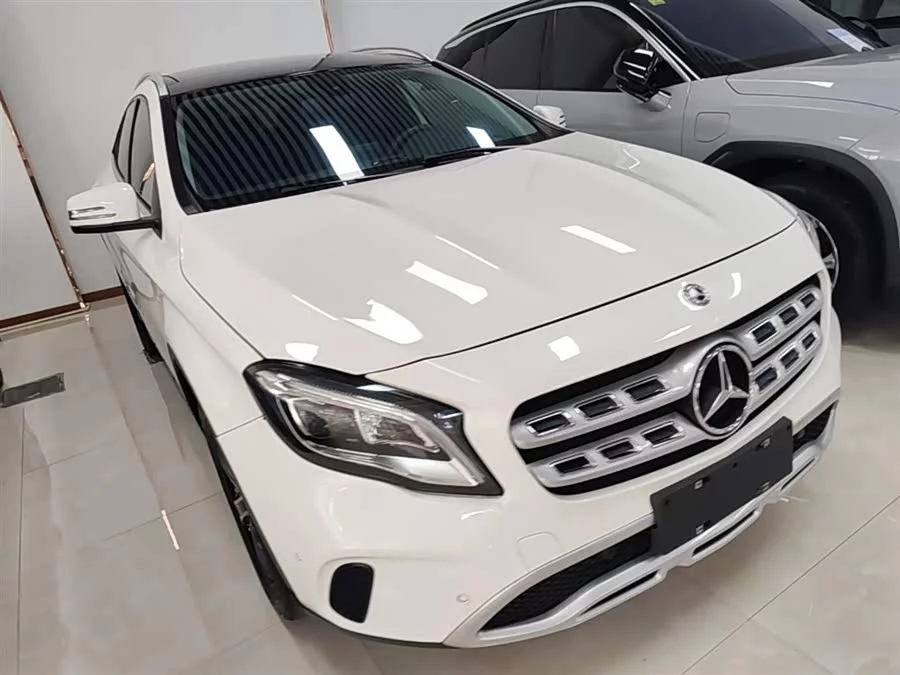 Mercedes Benz GLA