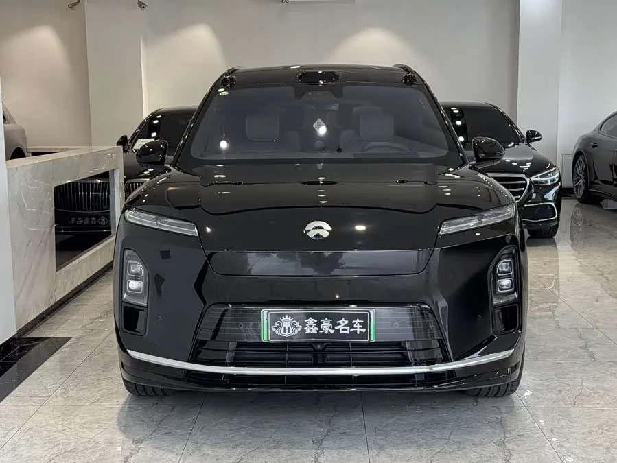 NIO ES8