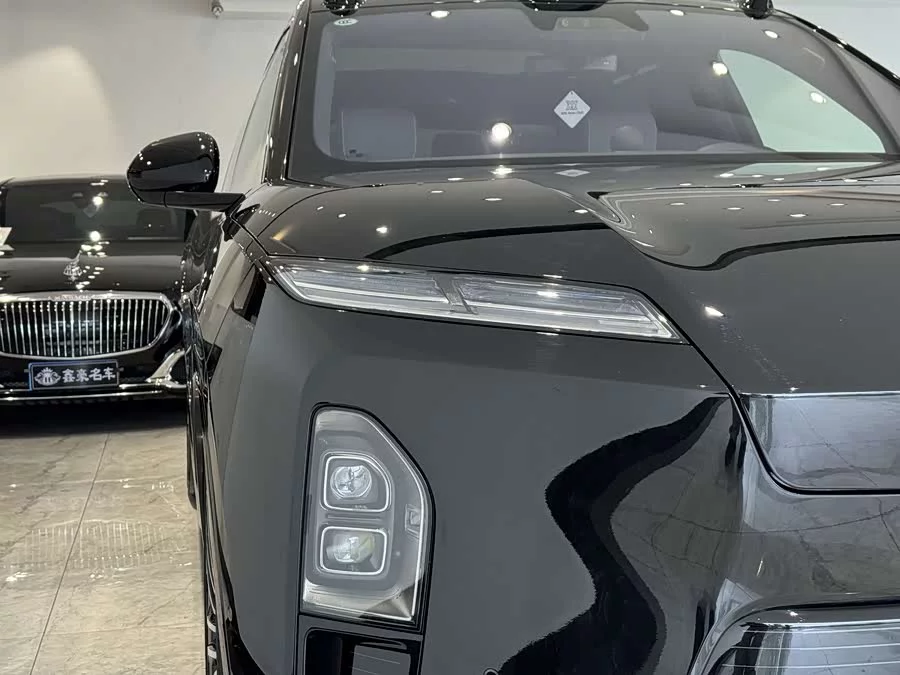 NIO ES8