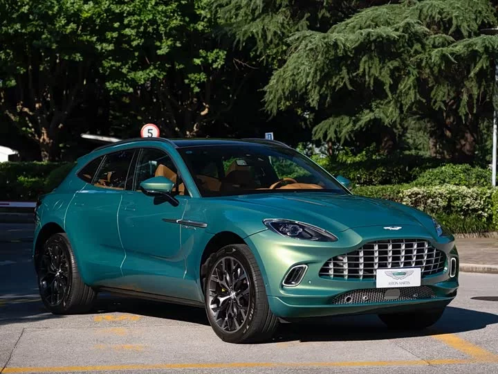 Aston Martin DBX
