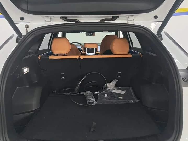 Geely Galaxy L7