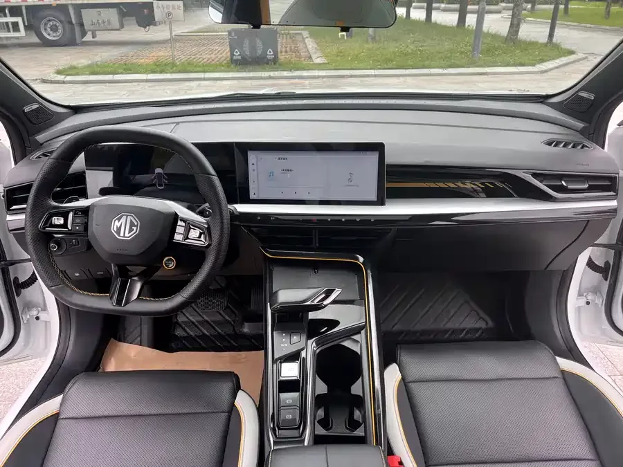 MG 5 Scorpio