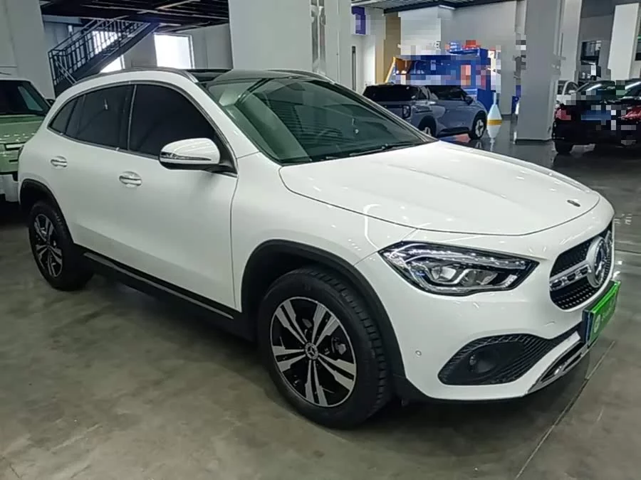 Mercedes Benz GLA