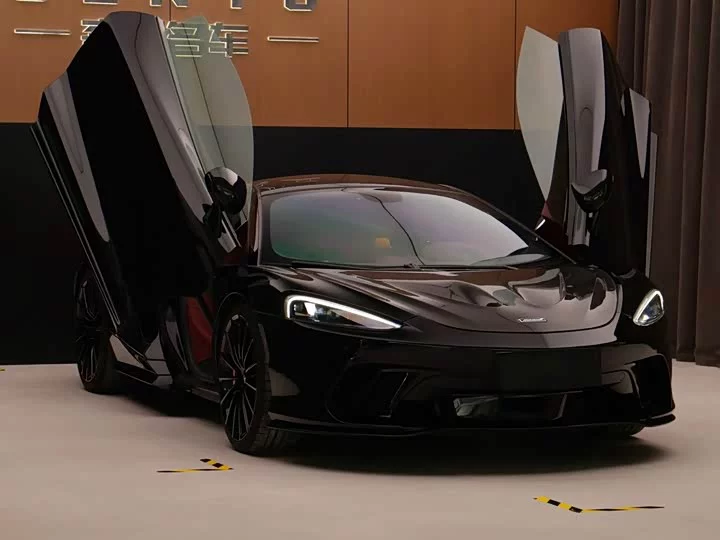 McLaren GT
