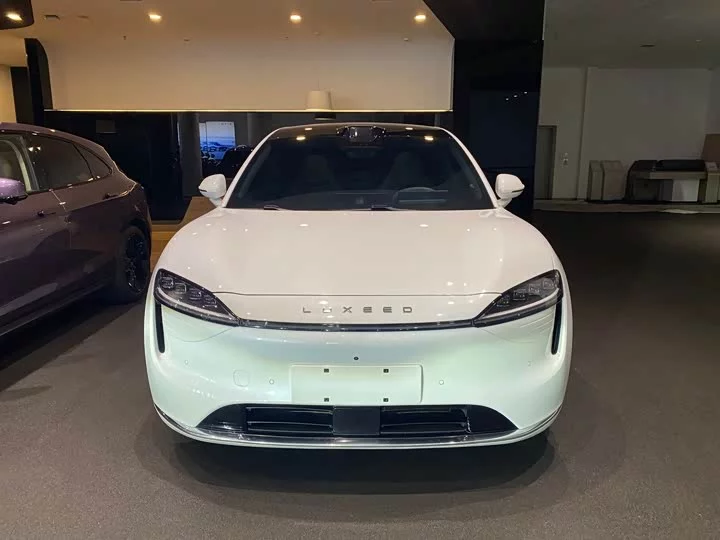 Luxeed R7
