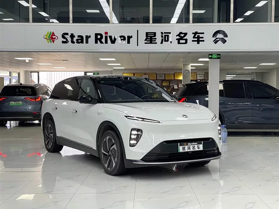 NIO ES8