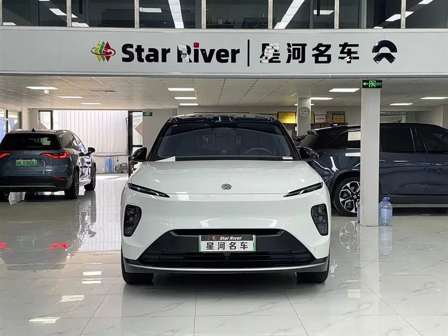 NIO ES8