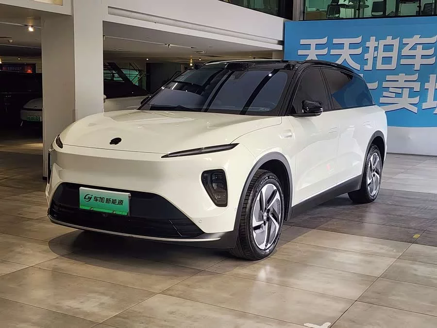 NIO ES8