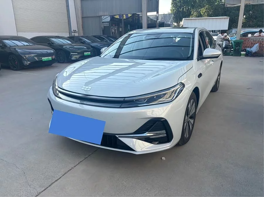 Geely Galaxy A7 EM