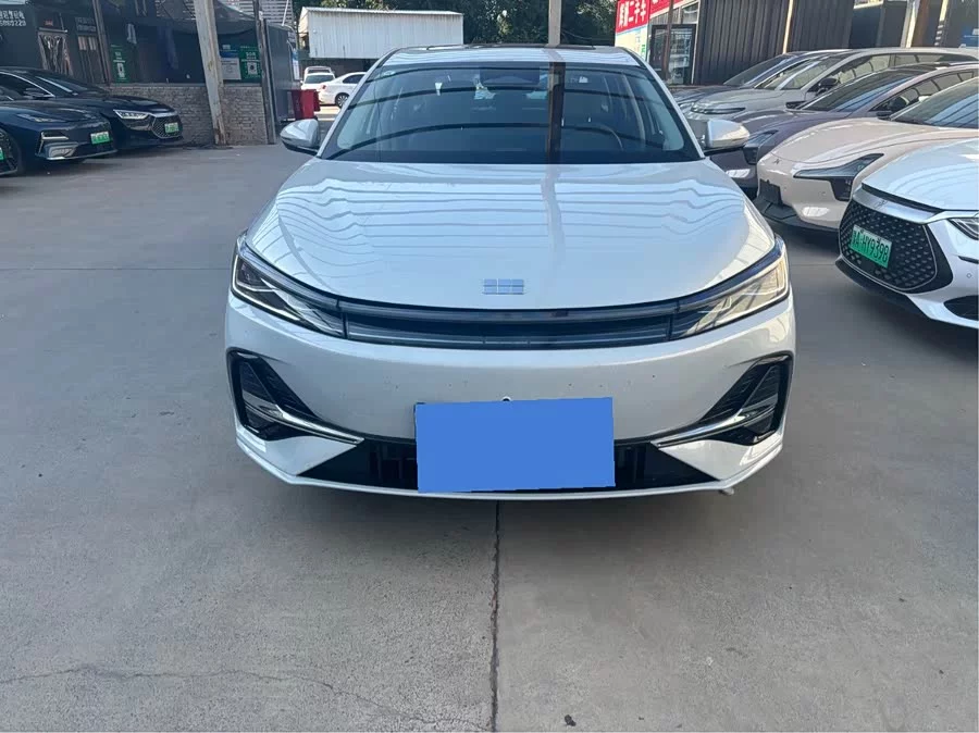 Geely Galaxy A7 EM