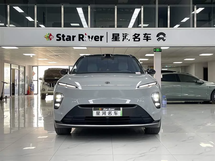 NIO ES8