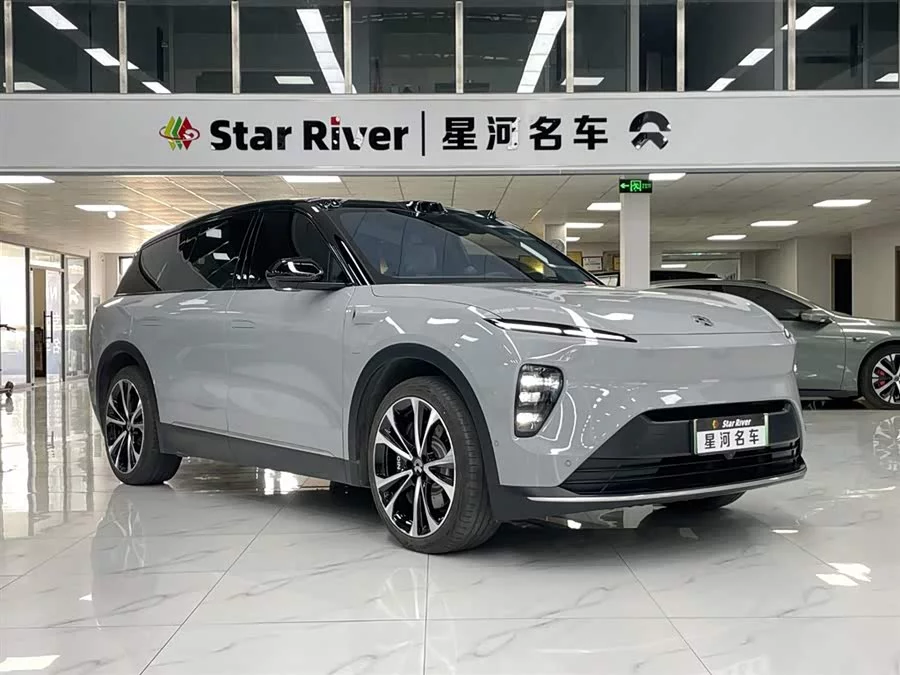 NIO ES8