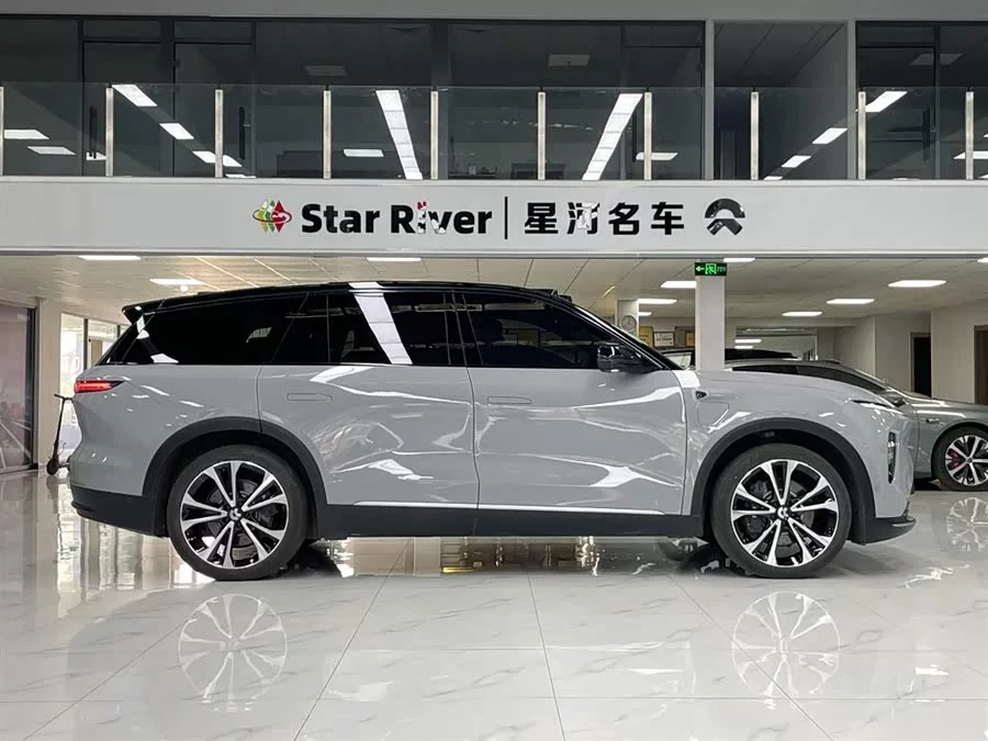 NIO ES8