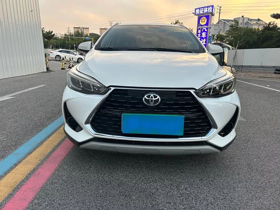 Toyota YARiS L