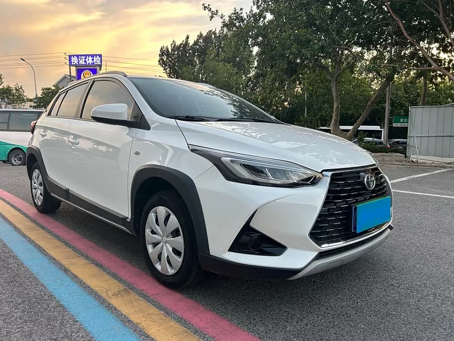 Toyota YARiS L