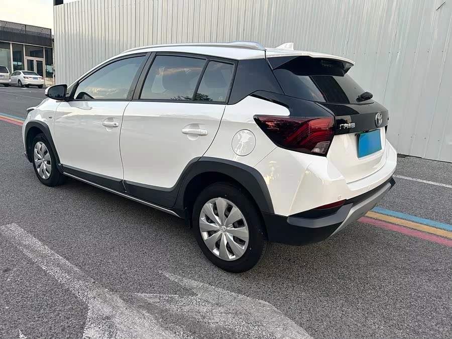 Toyota YARiS L