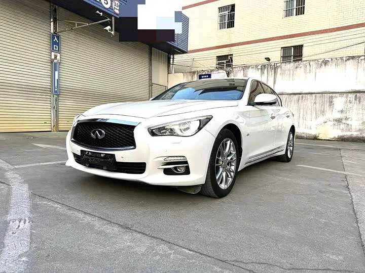 Infiniti Q50L