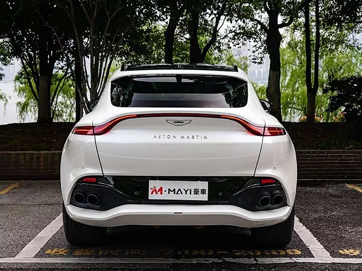 Aston Martin DBX