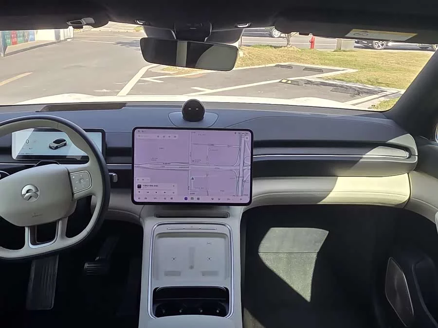 NIO ES6