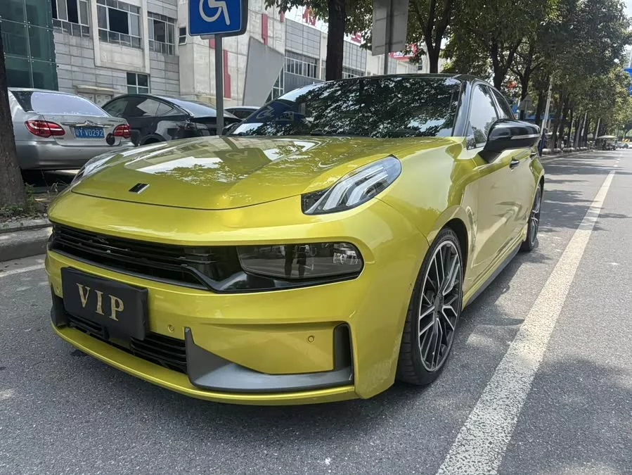 Lynk & Co 03