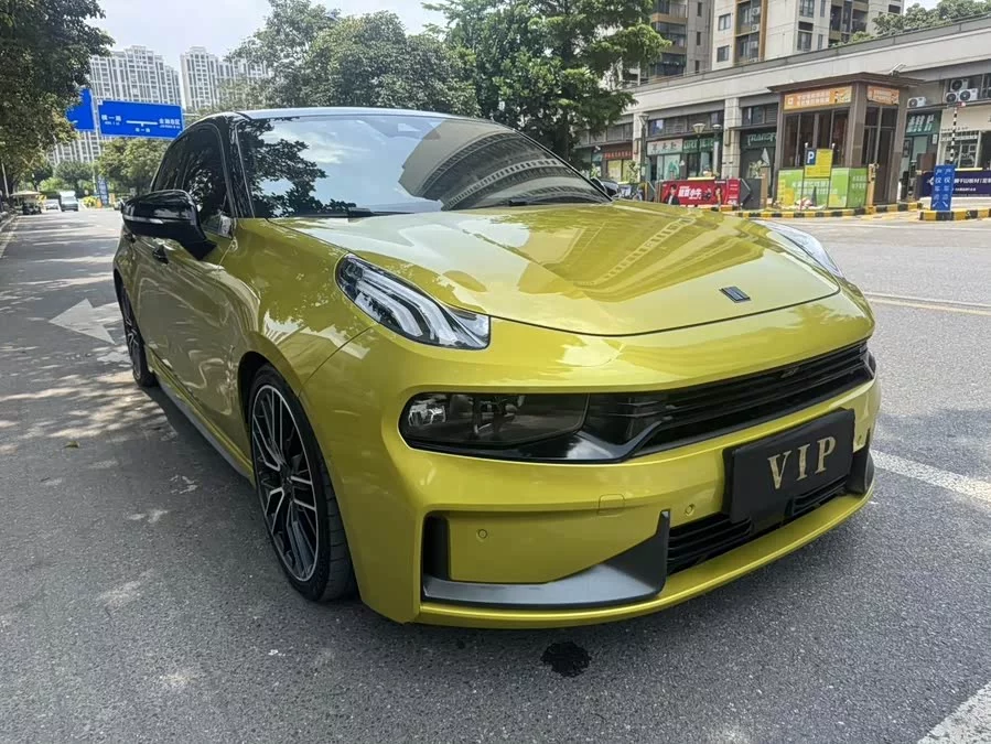 Lynk & Co 03