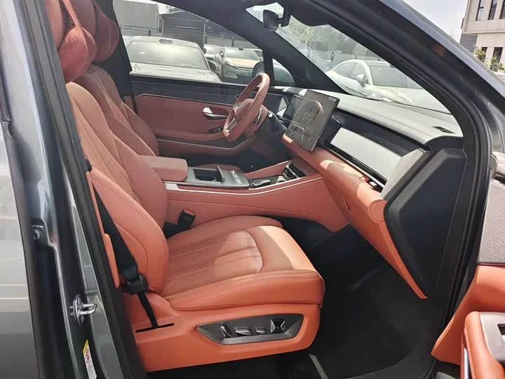 BYD Tang L