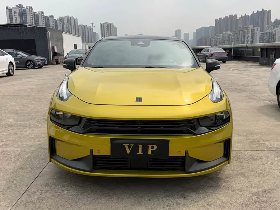 Lynk & Co 03