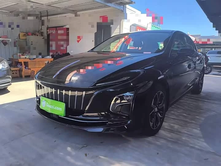Hongqi E-QM5