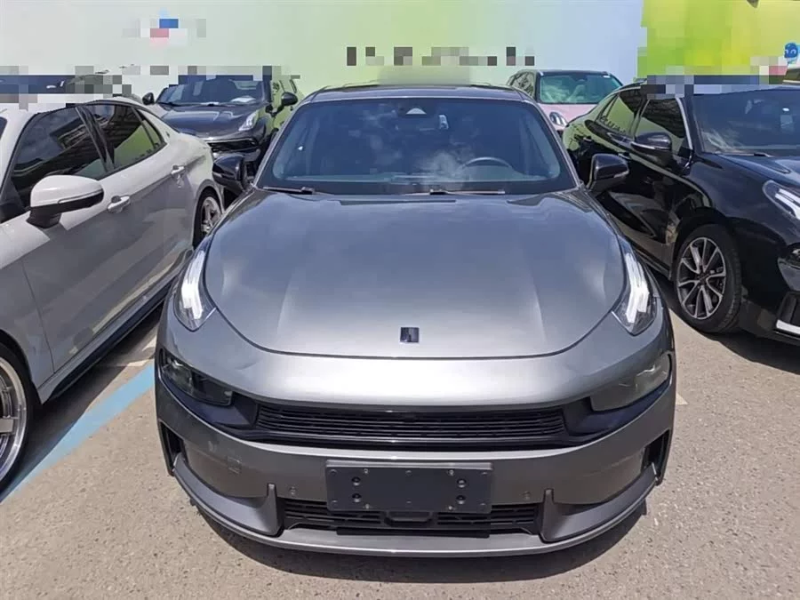 Lynk & Co 03
