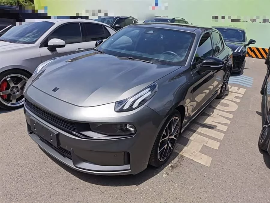 Lynk & Co 03