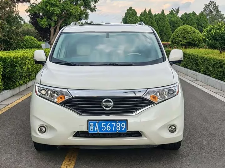 Nissan nobleman