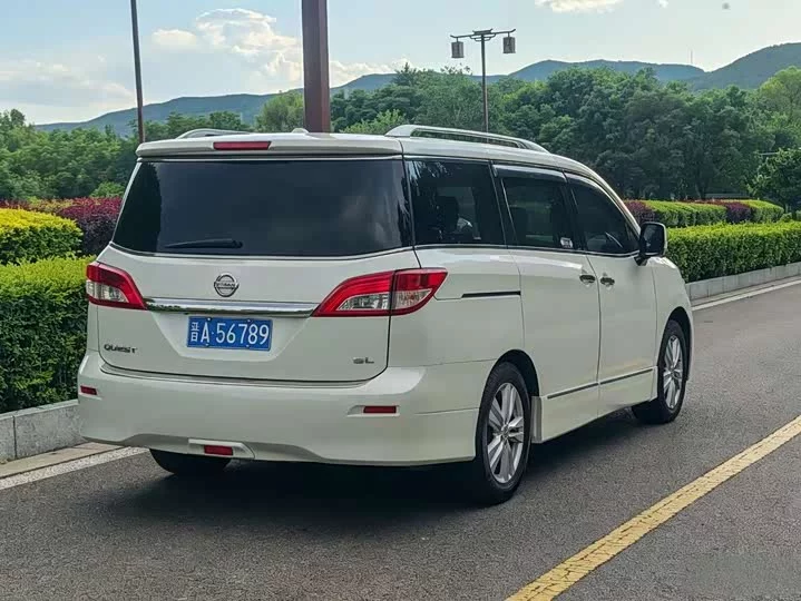 Nissan nobleman