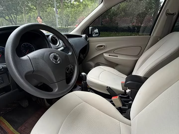 Dongfeng Junfeng ER30