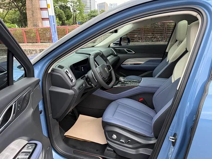 Hongqi HS3