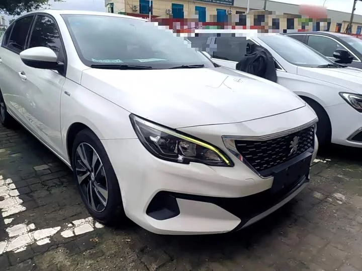 Peugeot 408