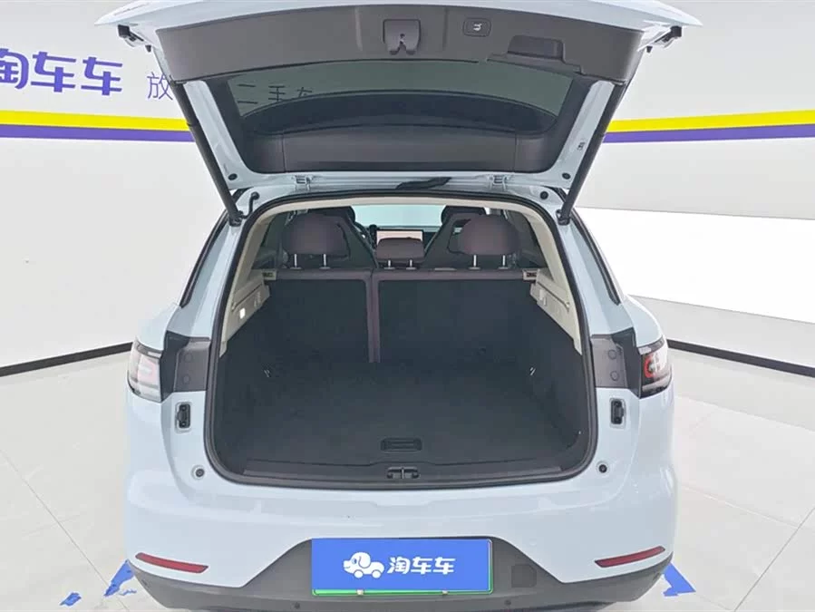 Leapmotor C11