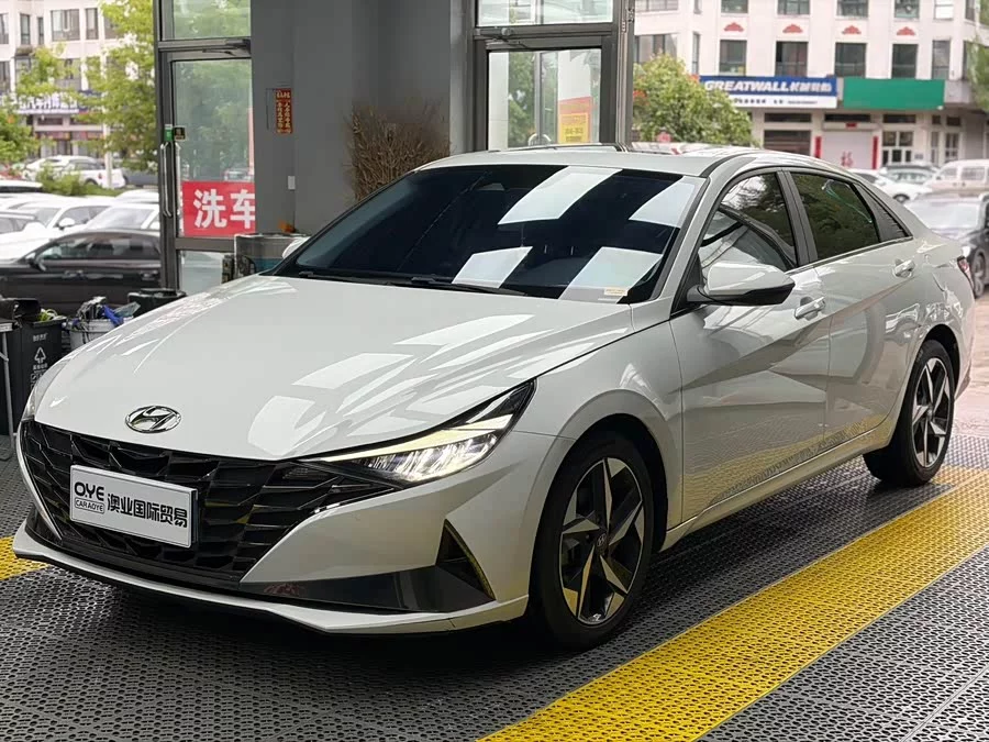 Hyundai Elantra