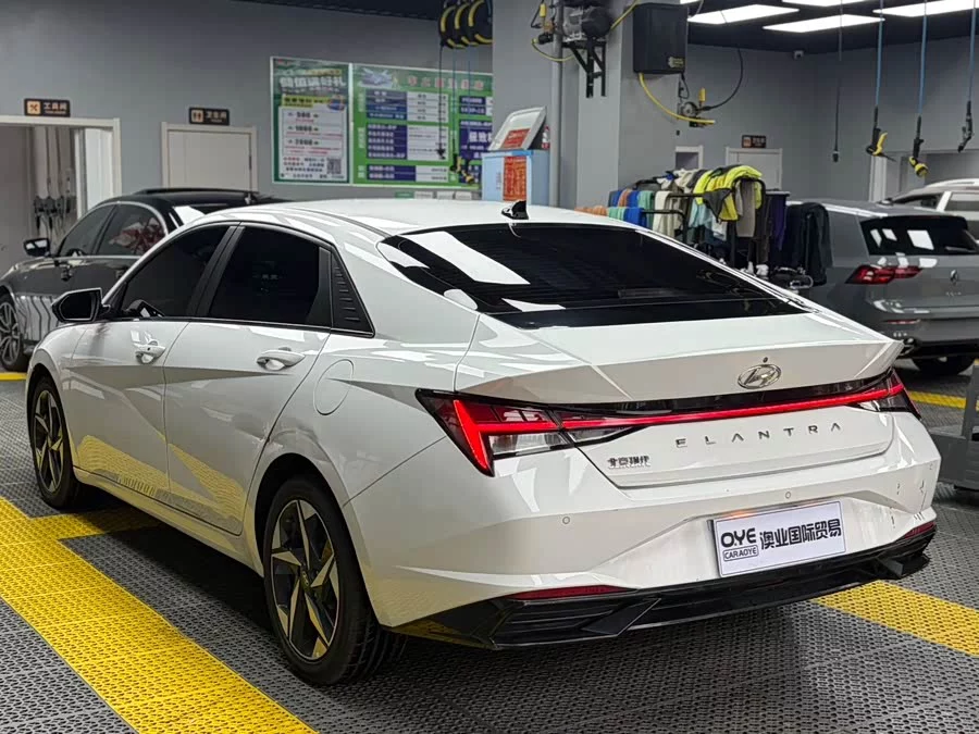 Hyundai Elantra