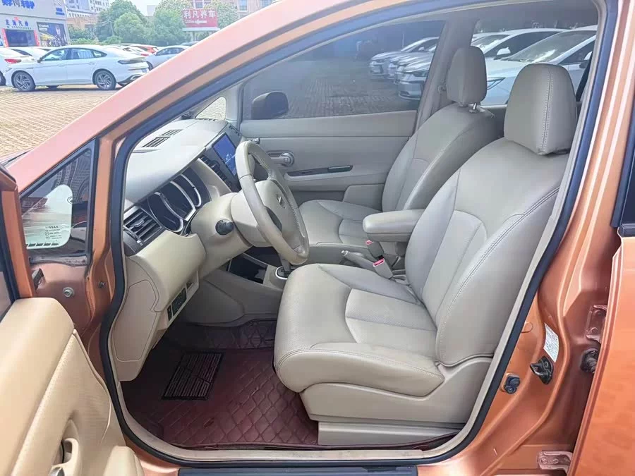 Nissan Tiida