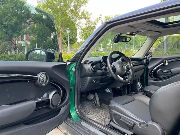 MINI 